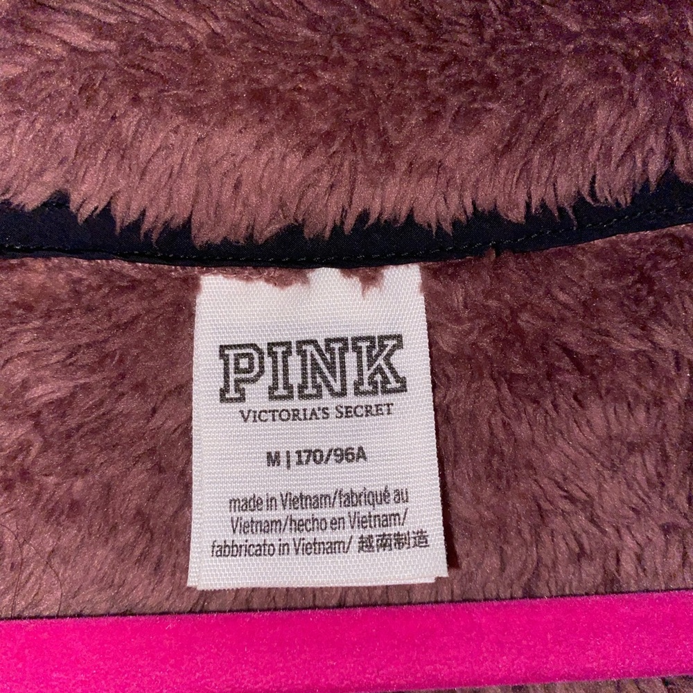 💗Pink Fuzzy Pullover!